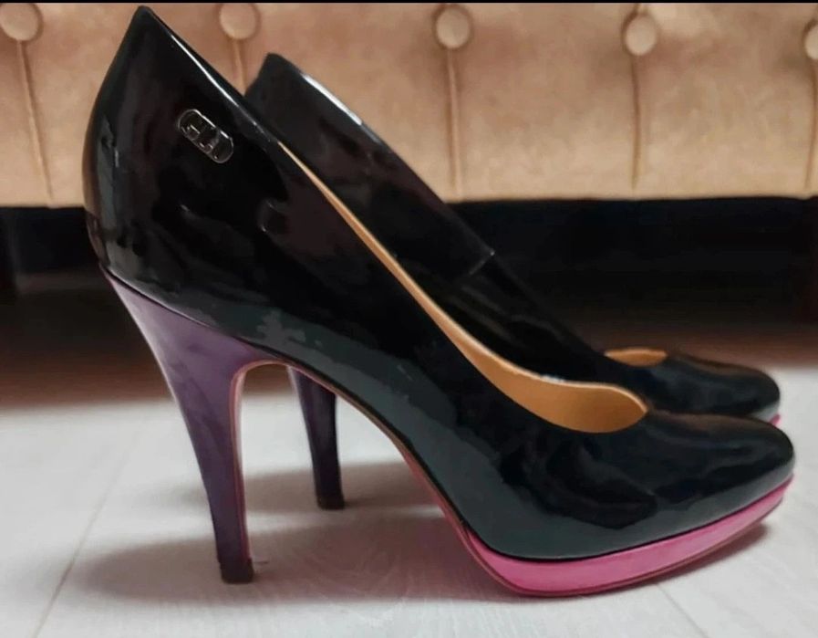 Pantofi eleganți lăcuiți Graceland cu toc comod