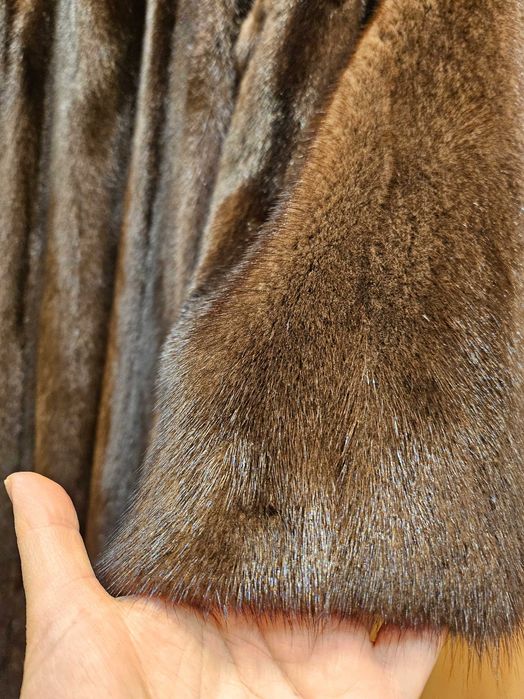 Haina blana nutrie Avanti marimea 44 italiana