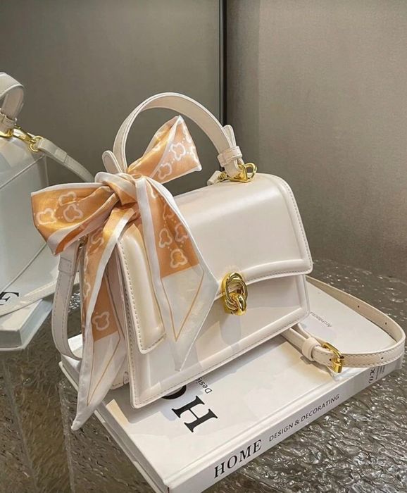 Малка Дамска Чанта