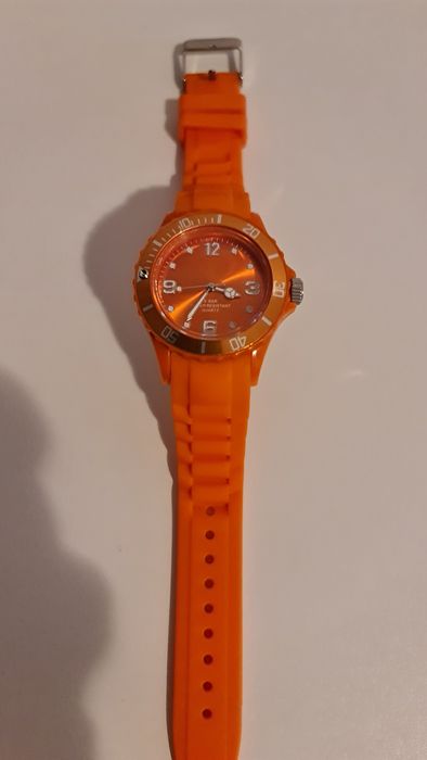 Oferta Ceas rezistent la apa.