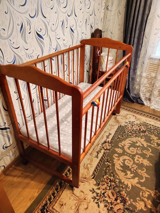 Детская кроватка