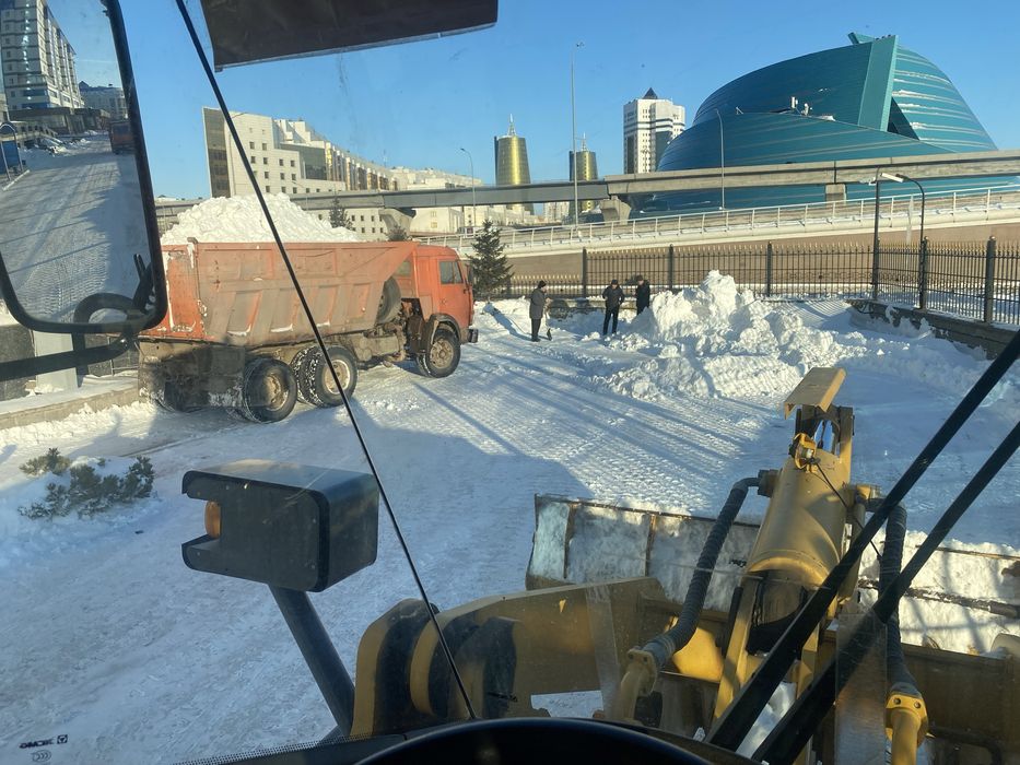 Вывоз снега услуги Погрузчика