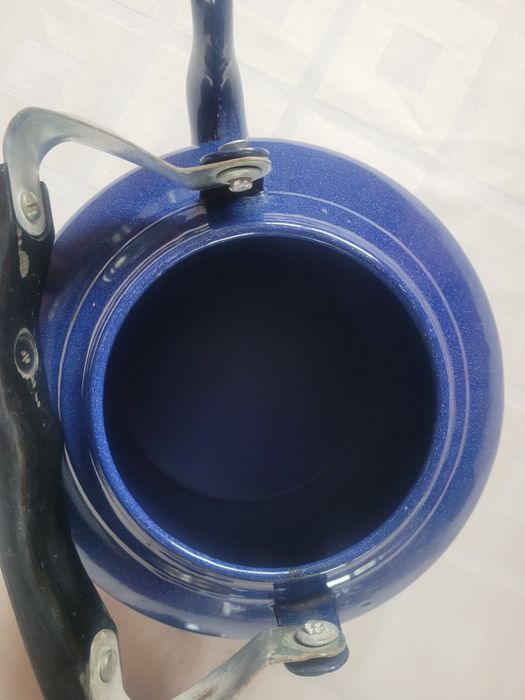 Чайник тъмно син, емайлиран