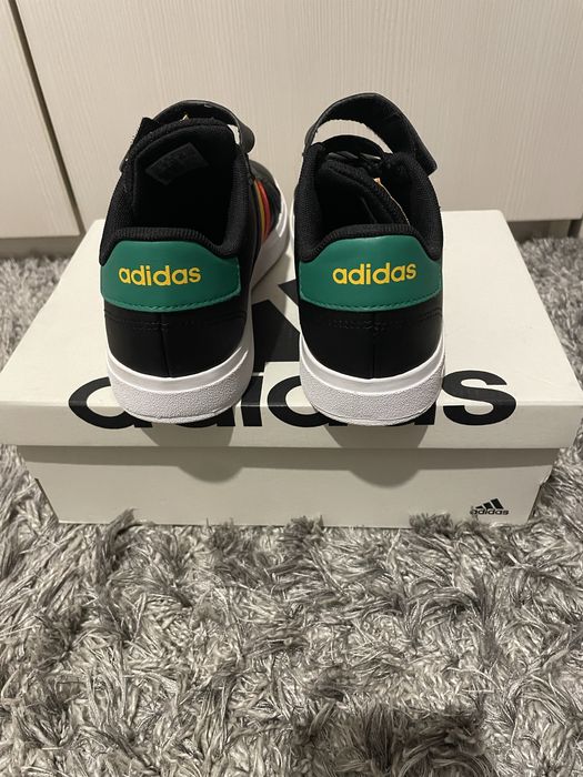 Pantofi Adidas copii marimea 34