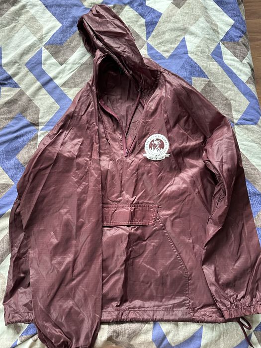 Продавам анцузи, ветровка и суитчъри и други