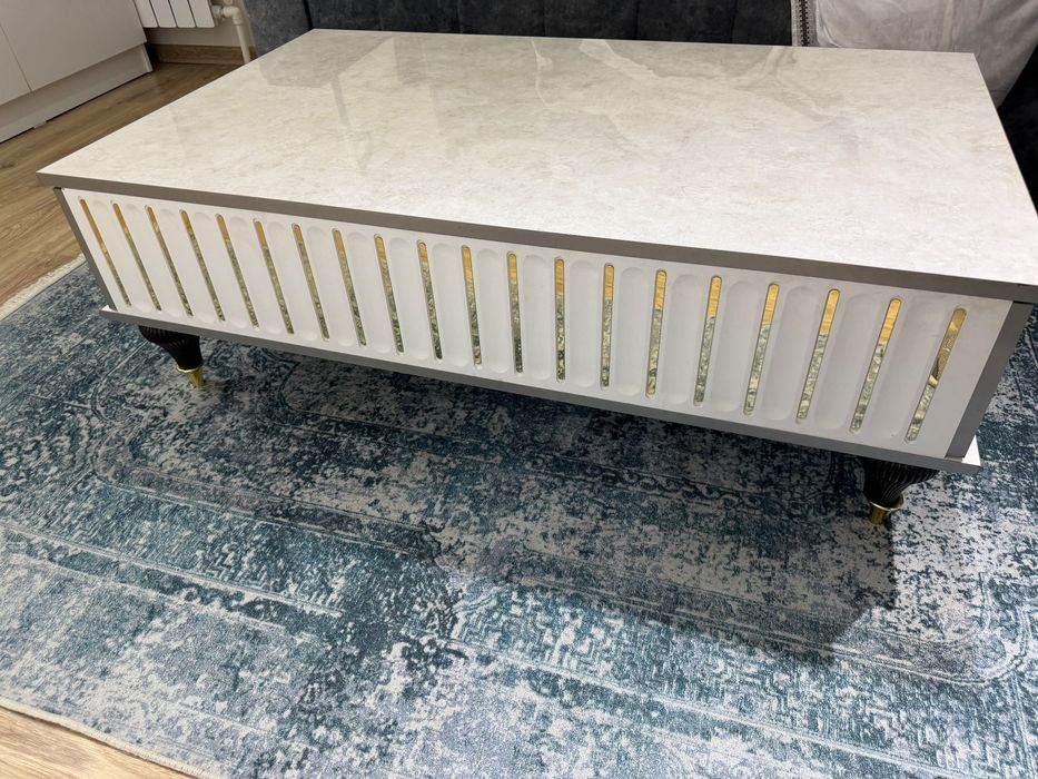 Продается журнальный стол