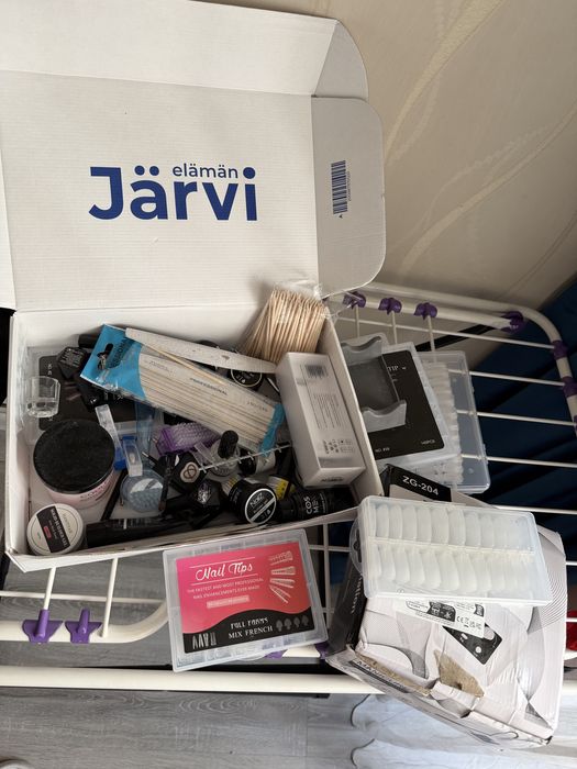 Продам все для наращивания ногтей