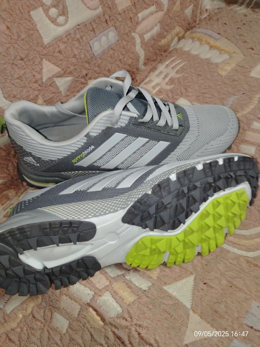 Кроссовки великаны