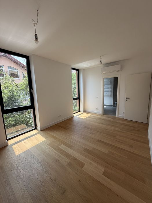 Vila noua, 4 camere, complex case The Meadows, Petrom City, Genesis School, Deutsche Schule
