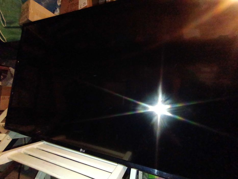 43" LG ULTRA HD 4K TV Телевизор Led Smart счупен / за части / ремонт