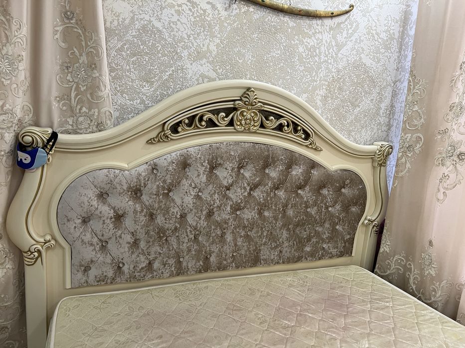 Кровать б/у 180/200