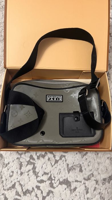 Luis vuitton paris продается.