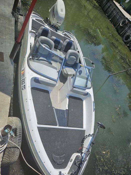 De vazare barca cu motor si peridoc - NITRO 175 SPORT