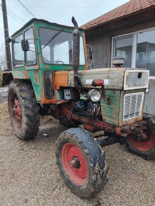 Tractor Universal U650