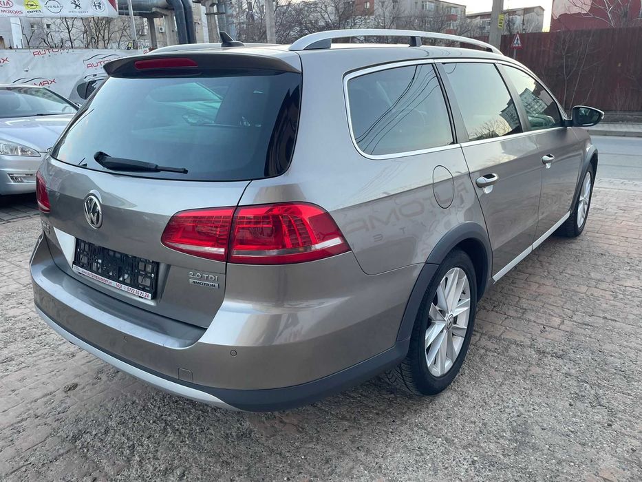 VOLKSWAGEN Passat Alltrack 2013 — imagine 3