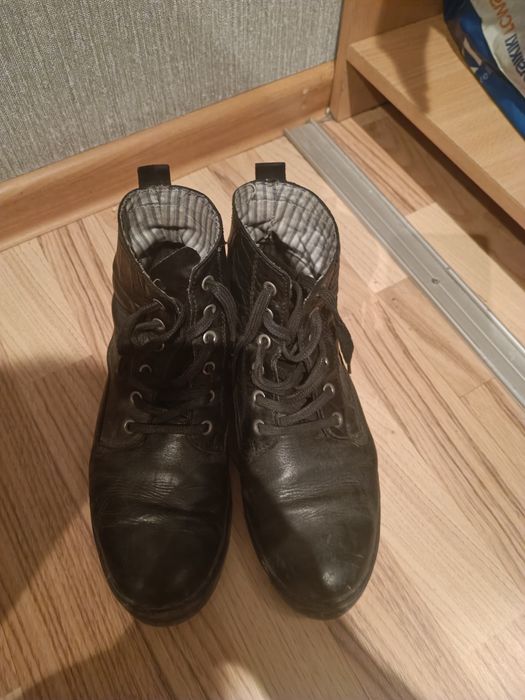 Продам ботинки фирменные