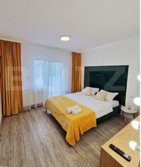 Apartament 3 camere 2 bai central etaj 2/4