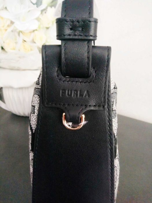 Чисто нова неразопакована чанта Furla