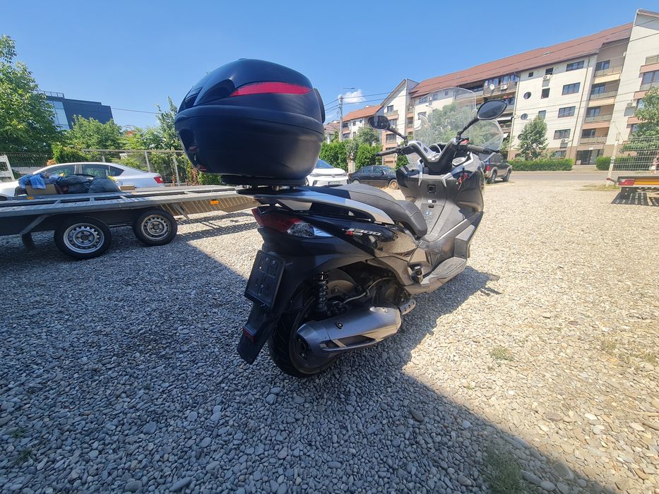 Vind scuter Kawasaki R-300