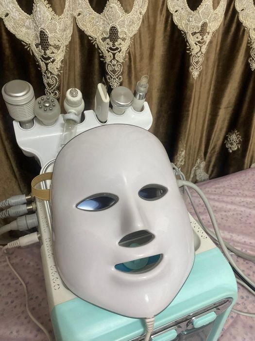 LED-фотонная маска для лица