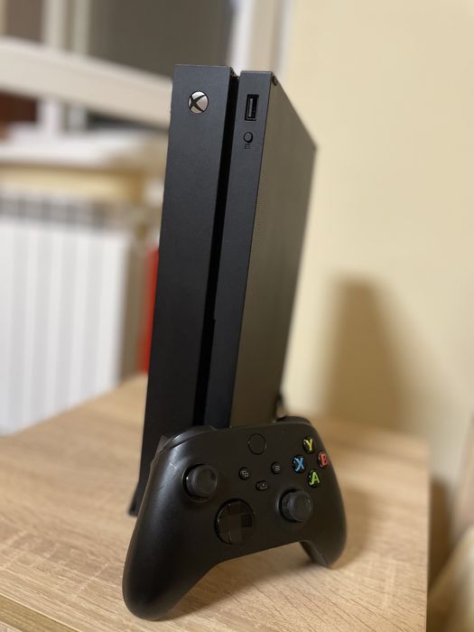 Xbox one X 1tb (без забележки)