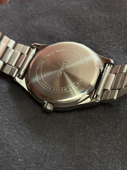 CASIO MTP-V006D-1B (General) в идеальном состоянии
