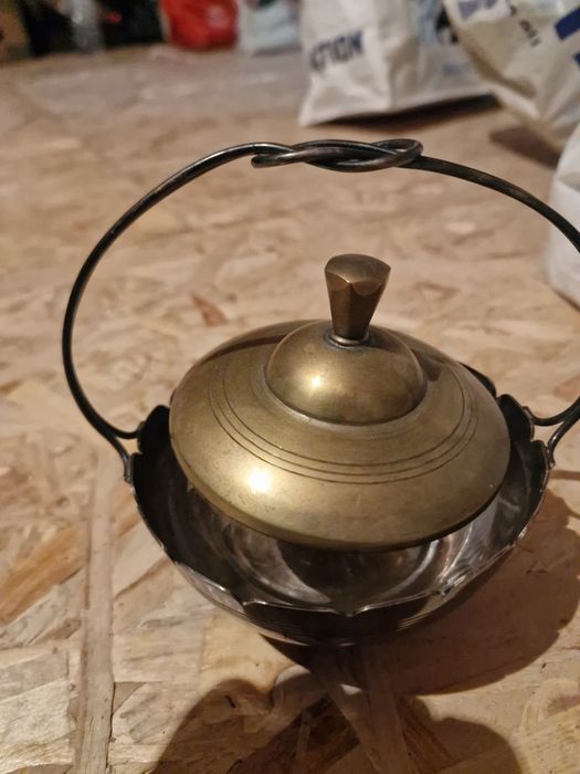 Recipient pentru zahar sau parmezan din bronzat si sticla