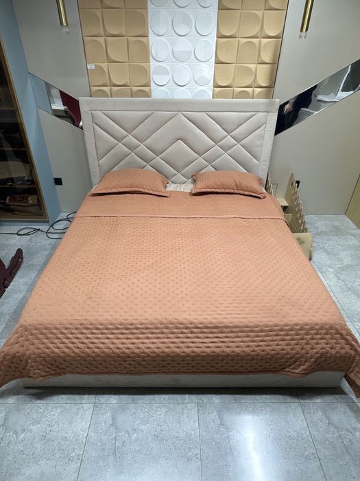 Продам кровать двухспальную