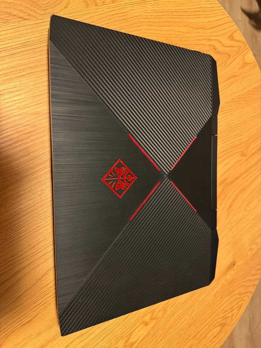 Laptop Gaming OMEN by HP 15-dc1036nq – Performanță excelentă