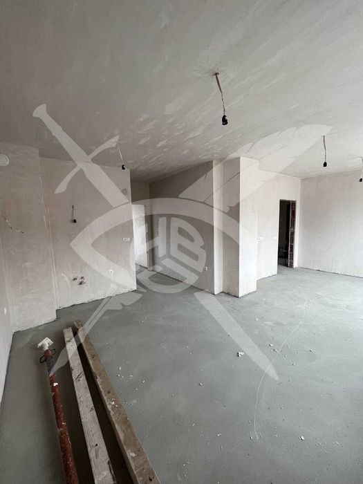 Продава се Четиристаен апартамент в Варна, Цветен квартал - 131 кв.м за 1756 €/кв.м - Снимка #2