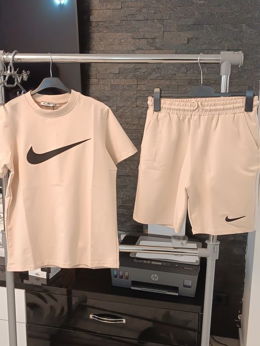 Compleu bărbați Nike super calitate