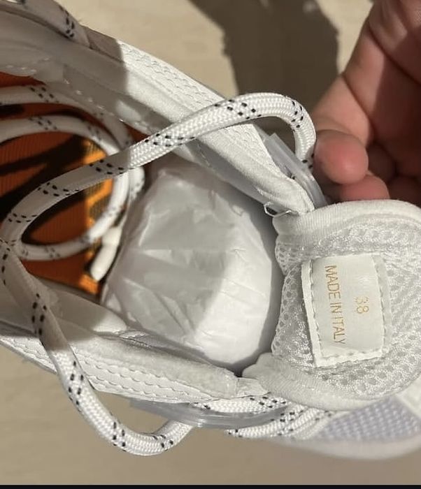 Versace chain reaction
