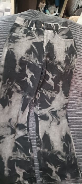 Продам джинсы новые