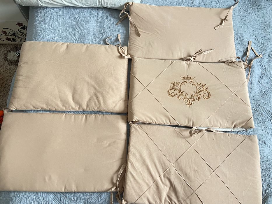 Манеж с бортиками