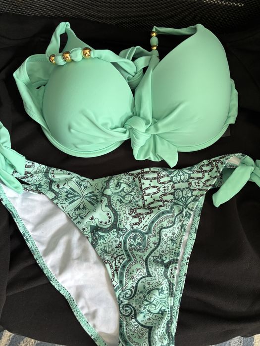 Продам купальник новый 80B