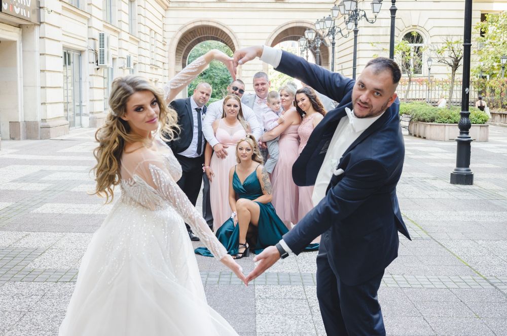 ФоторгаФски услуги (сватбена и портретна фотография)