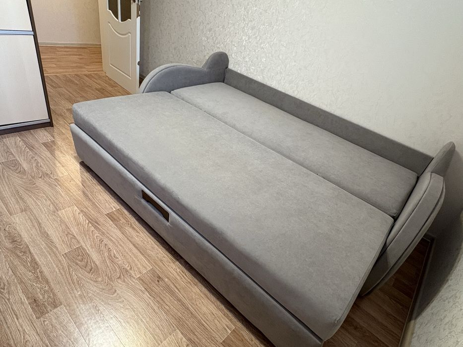 Продам качественный диван