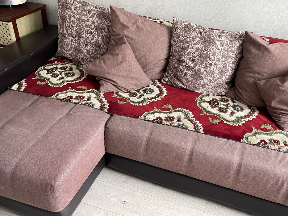 Продаю угловой диван