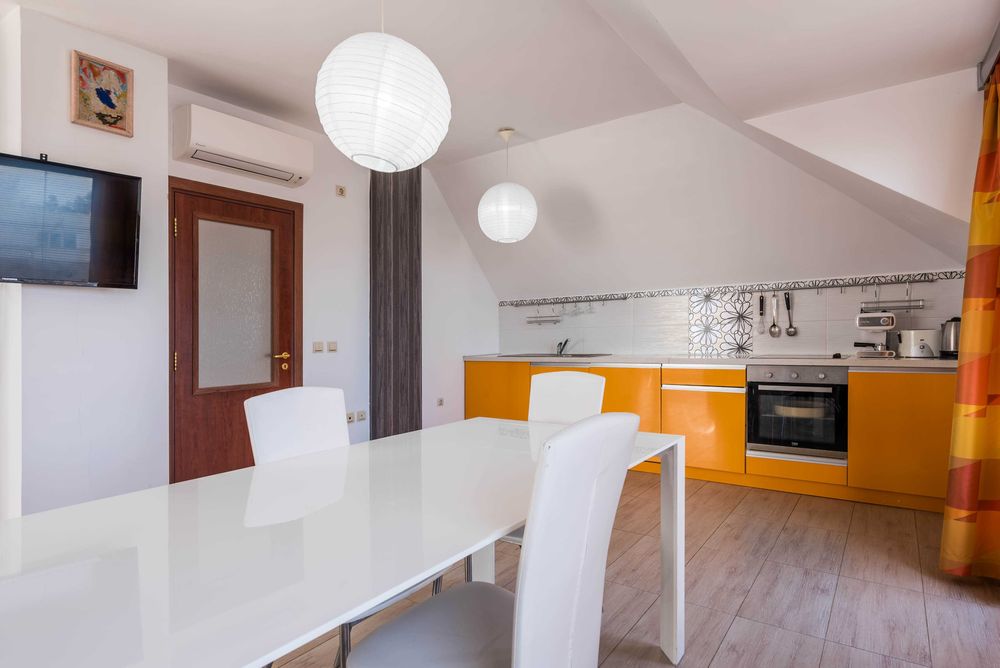 Дава се под наем Двустаен апартамент в Варна, м-т Евксиноград - 78 кв.м за 800 € - Снимка #11