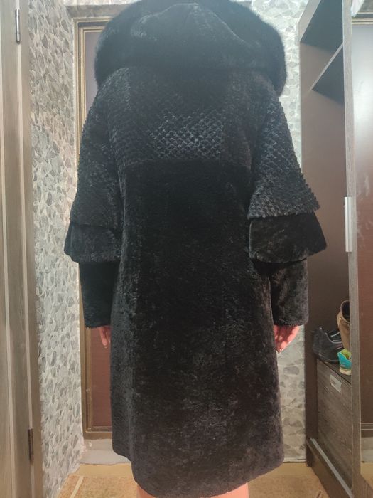 Продам шубку.25000тнг.