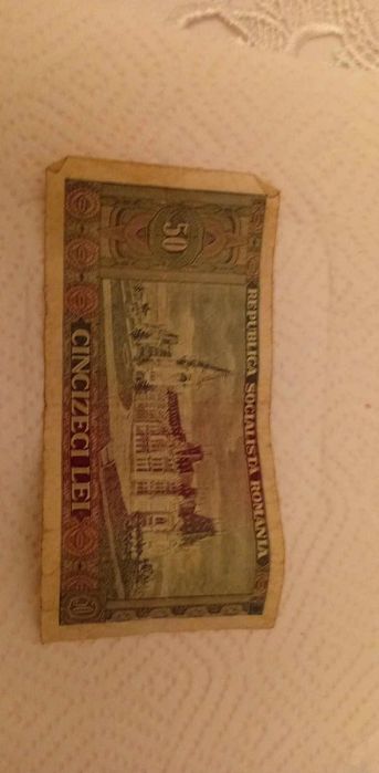 Vând colecția de bancnote .