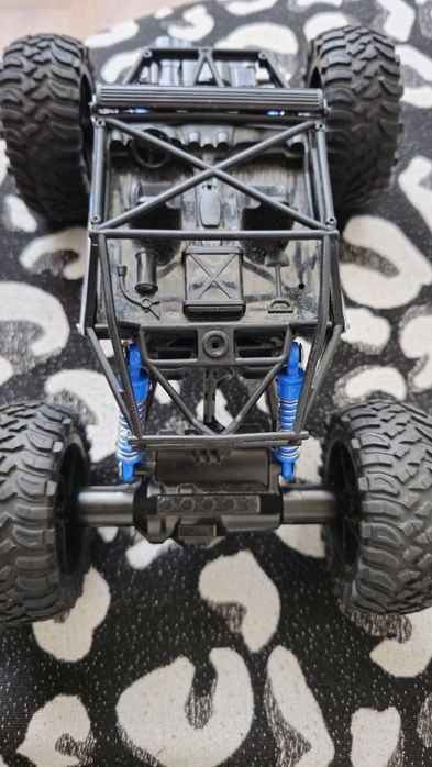 Продам машинки на радиоуправлении