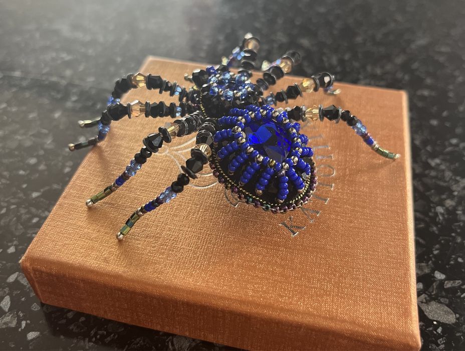 Брошь из бисера