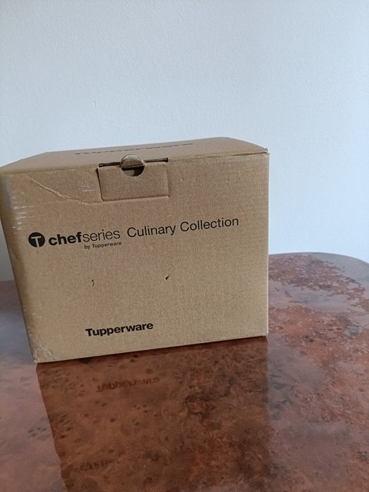 Коробки  разные от посуды Tupperware