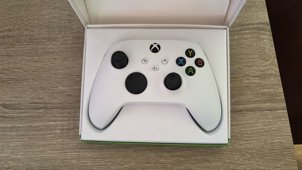 Оригинални контролери за Xbox Series X и PC, с Bluetooth