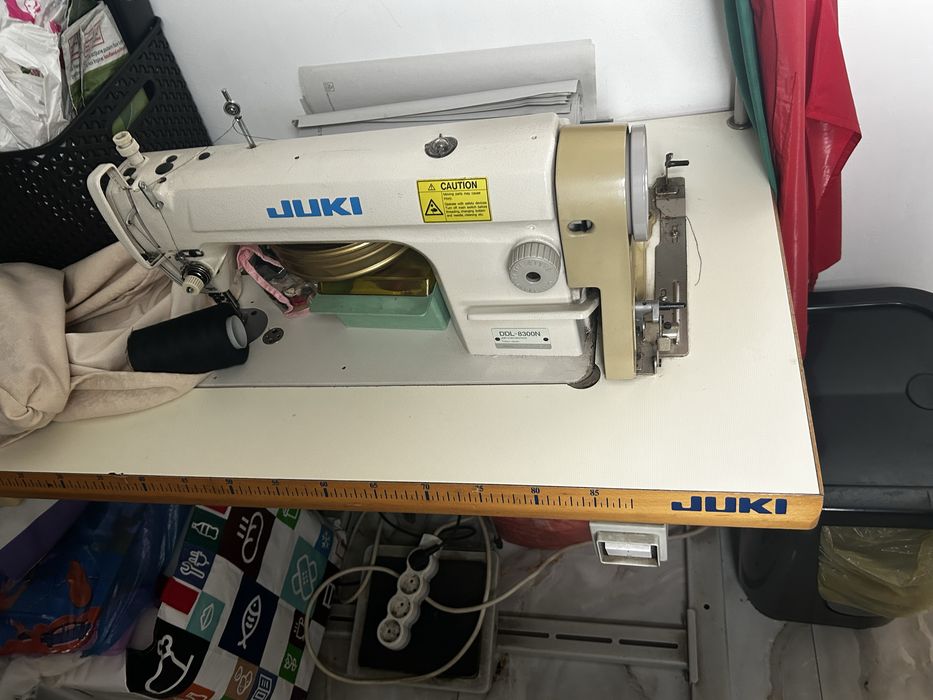 Masina  de cusut  de vanzare urgent