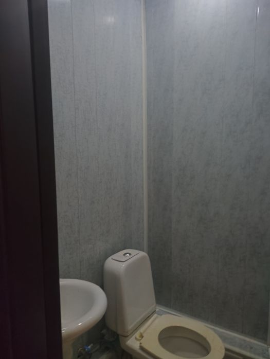 Здаётся квартира на Чиланзаре Алгоритме 9 этажка, 2 этаж, 3 комнатная.