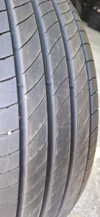 2бр. 215/65/17 Michelin 6mm грайфер, дот 20г.  +++