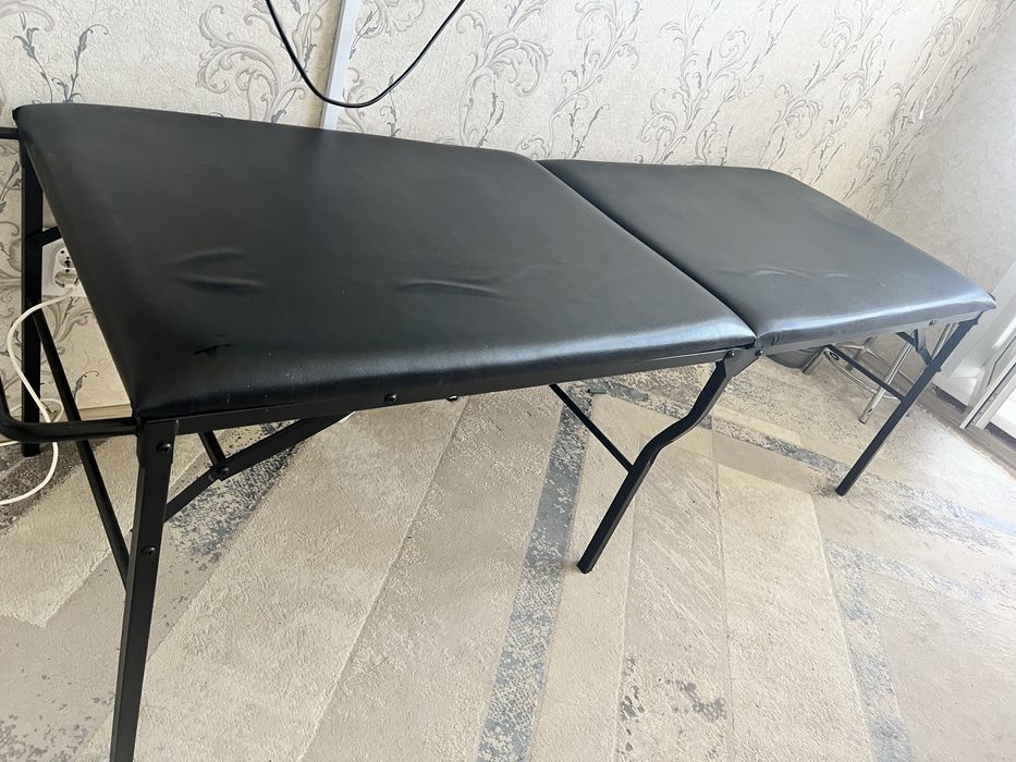 Срочно продам кушетку