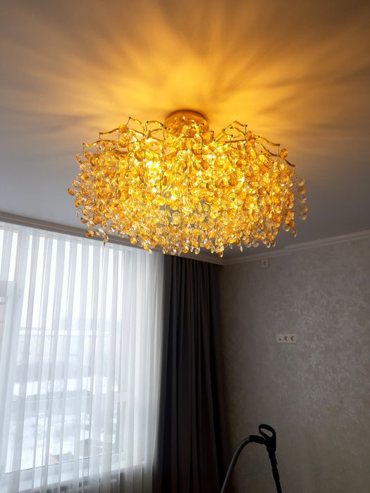 Продам люстру новую